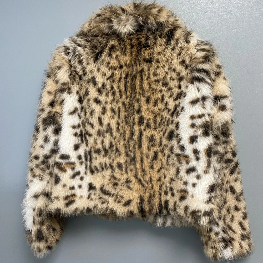 Jessica Simpson NWT Women's Round Collar Faux Fur Jacket - Picture 2 of 4